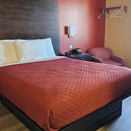 Budgetel Inn & Suites Fort Scott Buitenkant foto