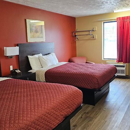 Budgetel Inn & Suites Fort Scott Buitenkant foto