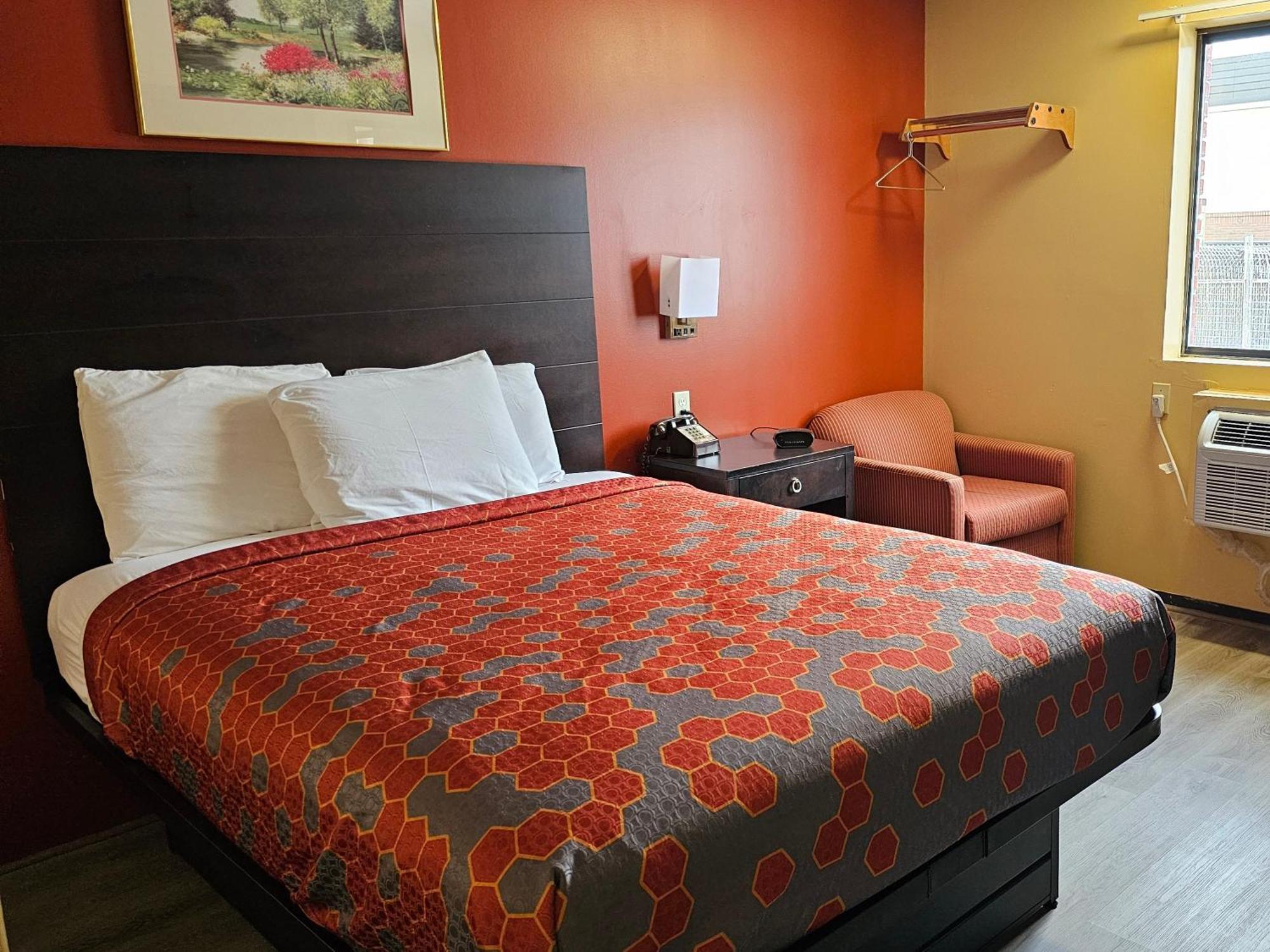 Budgetel Inn & Suites Fort Scott Buitenkant foto