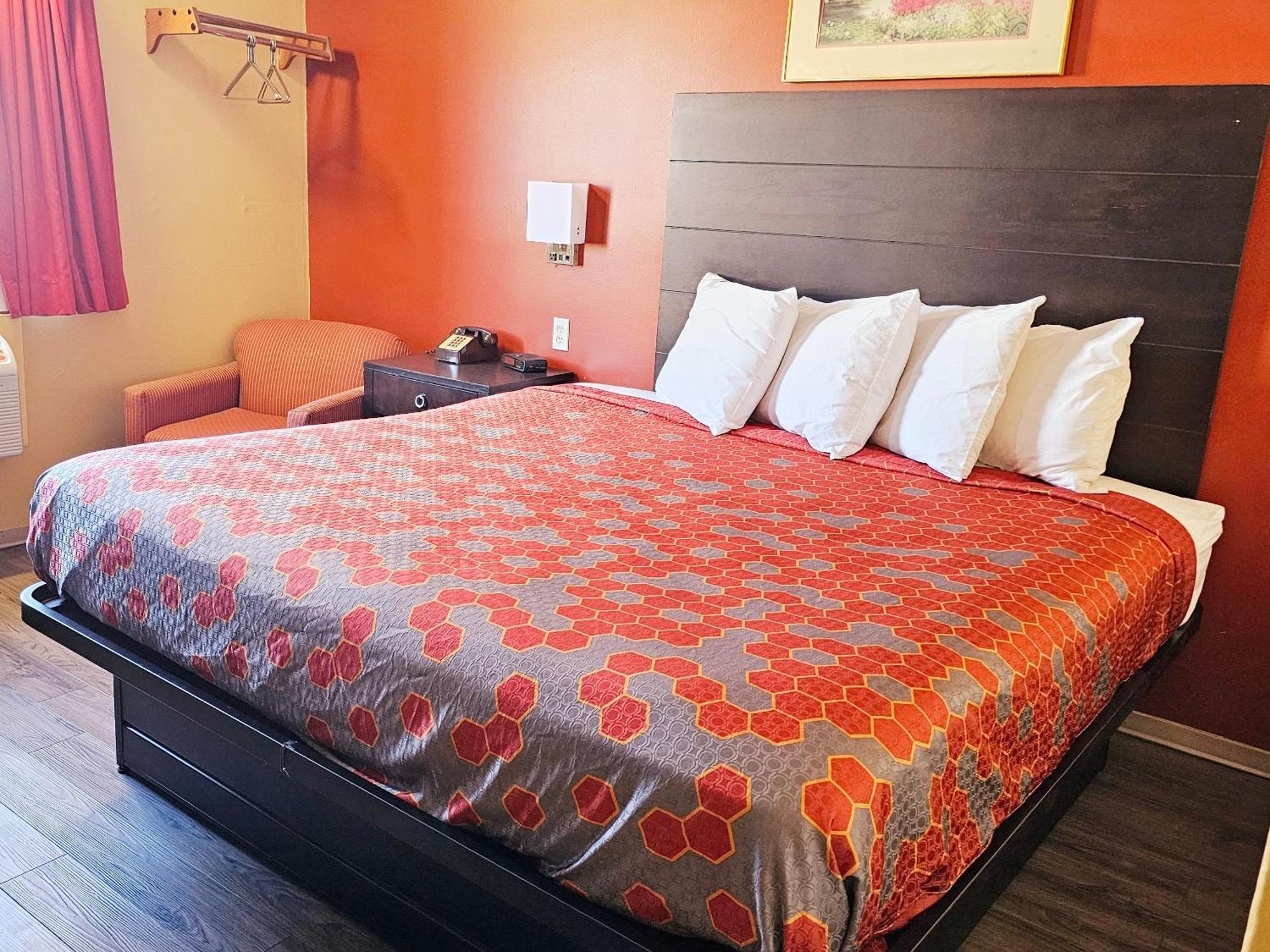 Budgetel Inn & Suites Fort Scott Buitenkant foto